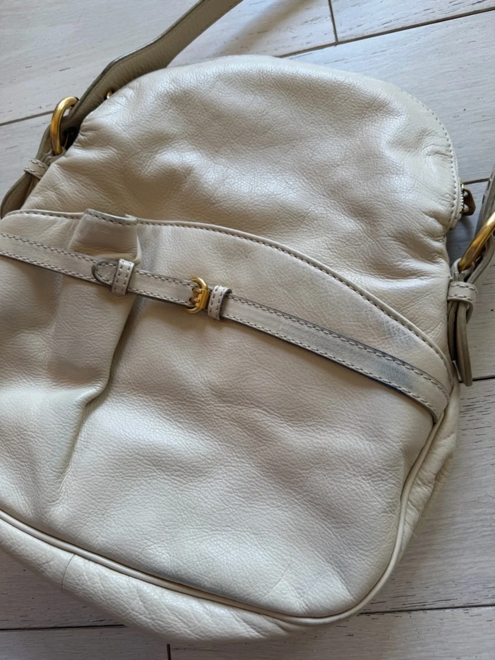 Marc Jacobs Cream Leather Shoulder Bag with Gold Hardware - Picture 11 of 11